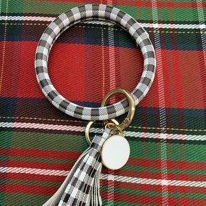 ✨Buffalo Plaid Tassel Key Chain Bangle!!✨